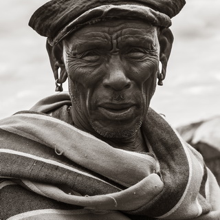 Kisima - Samburu lmuget - Mzee (old man)